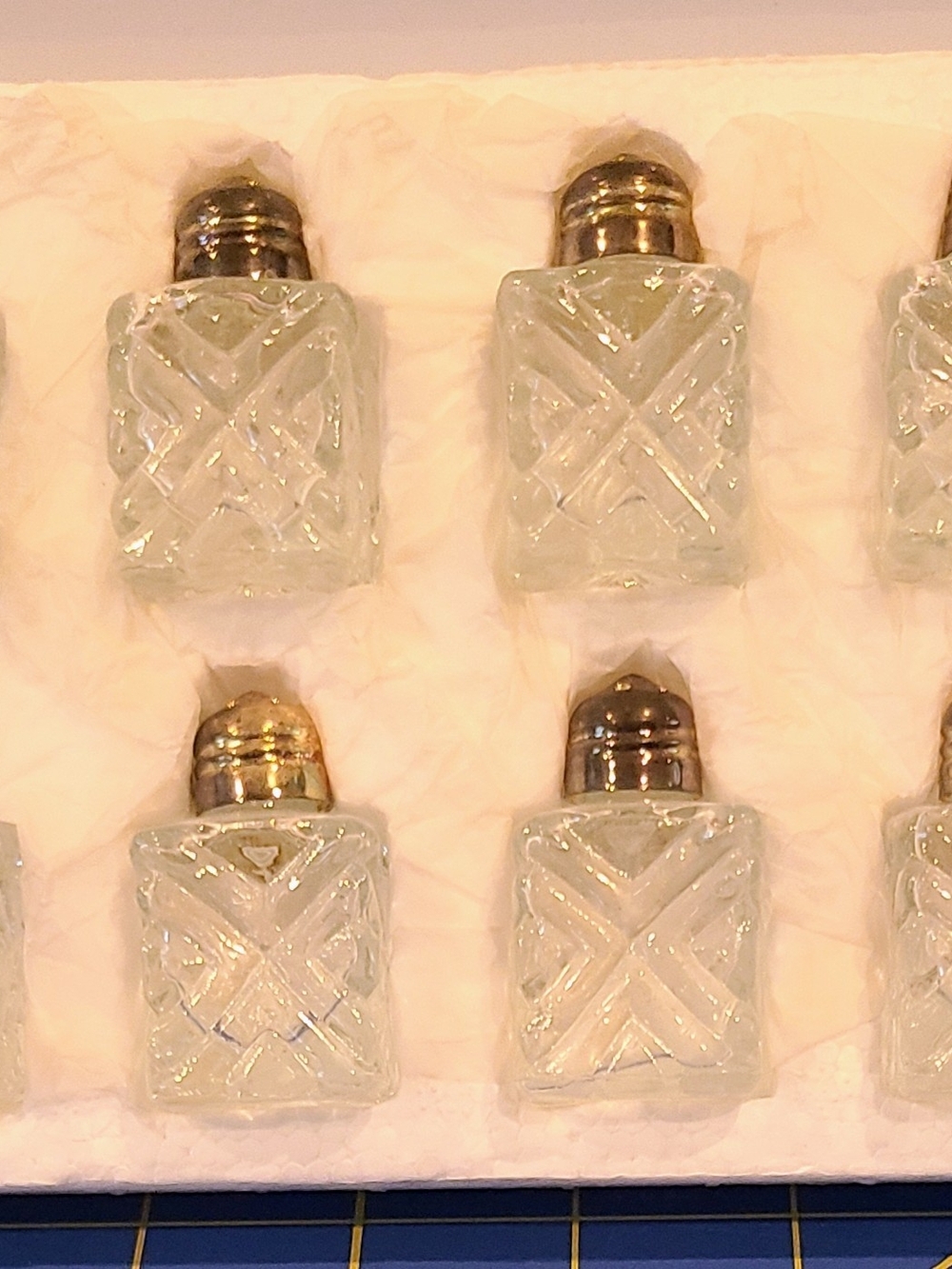 Salt And Pepper Shakers Set Of 4 Vintage Glass